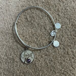 Sweet 16 Charm Barcelet